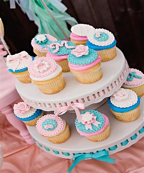 Decorating cupcakes with kids doesn't have to be stressful. 40 Cute Birthday Cupcake Decorating Ideas For Kids - DesignMaz