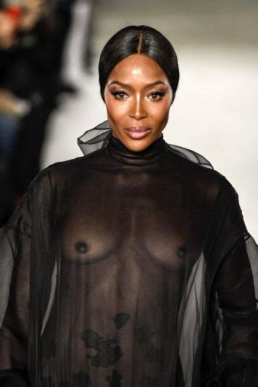 Naomi Campbell Nude Pics Topless Sexy Images Collection
