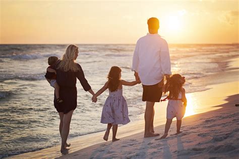 7 Keys to Building Strong Families - iMom