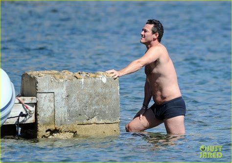 Luke Evans Puts His Shirtless Physique On Display In Ibiza Photo Luke Evans