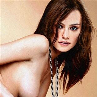 Daisy Ridley Poses Completely Nude Imagedesi Com