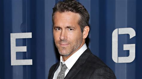 The Scary Experience That Made Ryan Reynolds Hate Flying