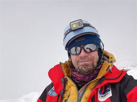 Astăzi formatia color din vulcan a împlinit 40 de ani. Alpinistul Radu Turta din Sangeorz-Bai a escaladat cel mai ...