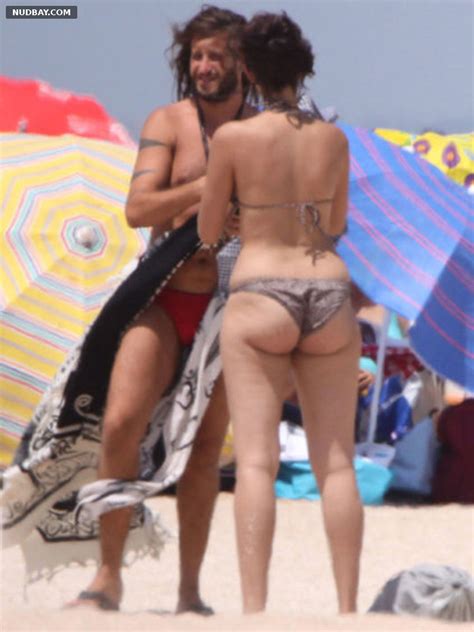 Alba Flores Nude Booty On The Beach Bikini Nudbay