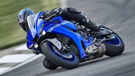 Get all the details on yamaha yzf r1 including launch date, specifications, mileage, latest news and reviews @ zigwheels.com. 2020 Yamaha R1 unveiled, specifications and details out ...