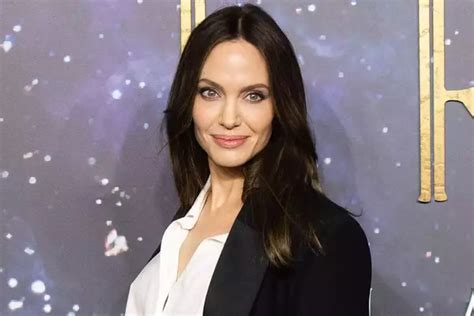 Angelina Jolie Bio Spouse Net Worth Age Height And Children