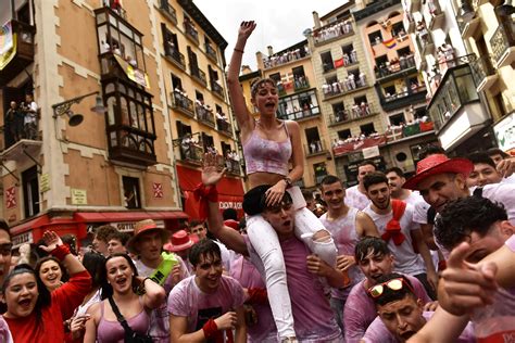 Spain S Famous Bull Run Festival Back After 2 Year Hiatus AP News