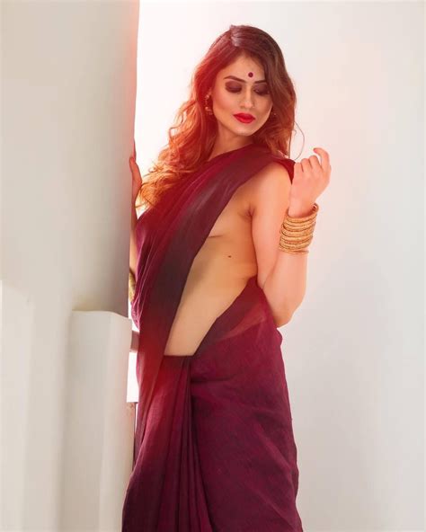 Pin By Greed X On Sabby Suri Fashion Saree Models Saree Styles