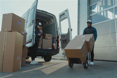 How Last Mile Delivery Is Reshaping The Purchasing Experience For