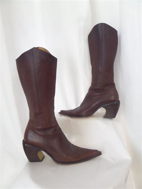 90s Avant Garde Comma Shaped Heel Cowgirl Boots Pebbled Dark Brown