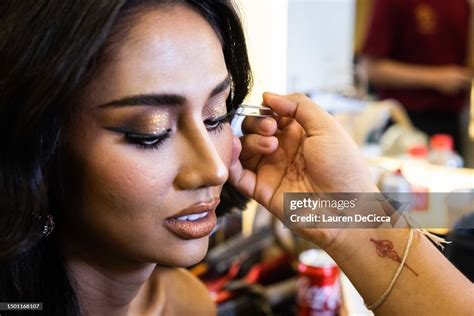 Qatrisha Zairyah Kamsir Representing Singapore Has Her Makeup Done News Photo Getty Images