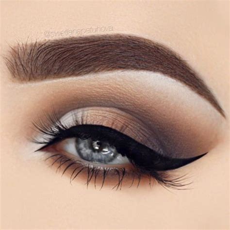 18 Stunning Eye Shadow Looks For Gorgeous Grey Eyes My