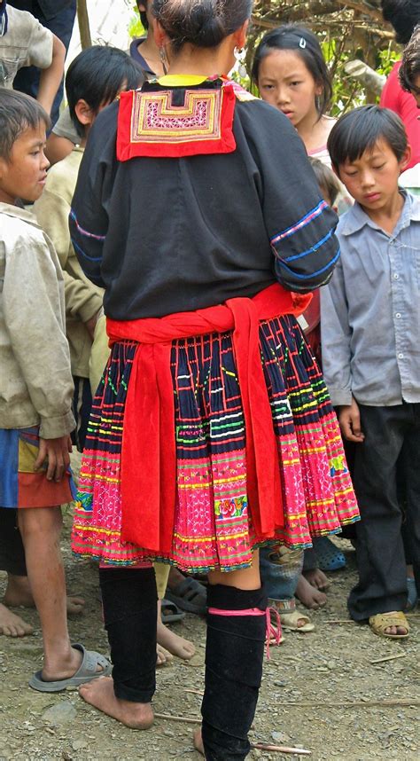 Hmong people, Diem Bien Phu province, Vietnam | Hmong clothes, Tribal ...