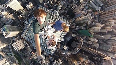 Daredevils In Hong Kong Scaled A Skyscraper In Hong Kong And Took A