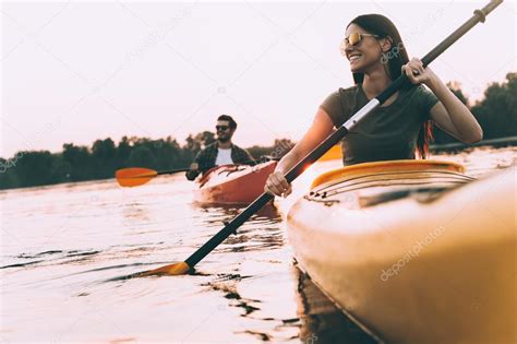 Beautiful Couple Kayaking On River Together — Stock Photo