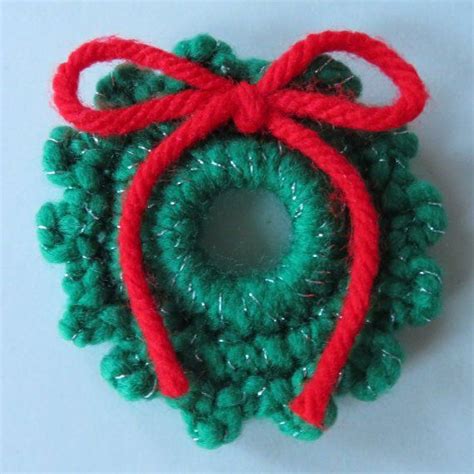 crocheted green wreath pin small wreath with red bow etsy small wreaths christmas lapel pin