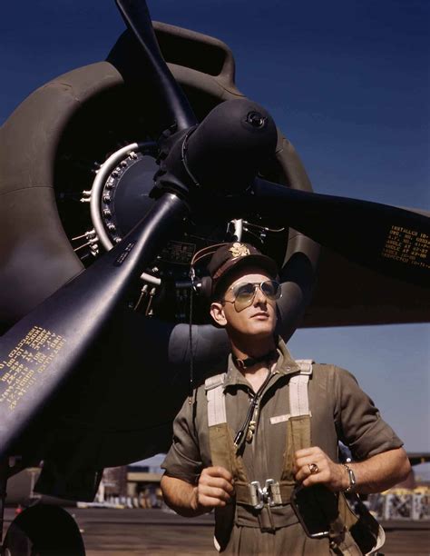 It stars leonard dicaprio as hughes and also stars cate blanchett (as katherine hepburn), kate beckinsale (as eva gardner), john c. Aviator Sunglasses - Looking to the Skies Since 1936