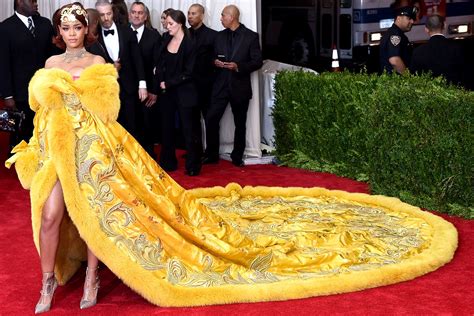 Throwback When Rihanna Wore The Long Amazingly Gorgeous Dress At Met