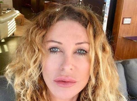 The italian tv host was a blip on everyone's radar before she went viral during euro 2020 coverage. Paola Ferrari su Belen: "Furba e priva di ogni talento ...