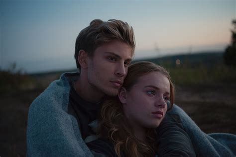 Dem horizont so nah (так близко к горизонту) (2019) трейлер. Dem Horizont so nah | Film-Rezensionen.de