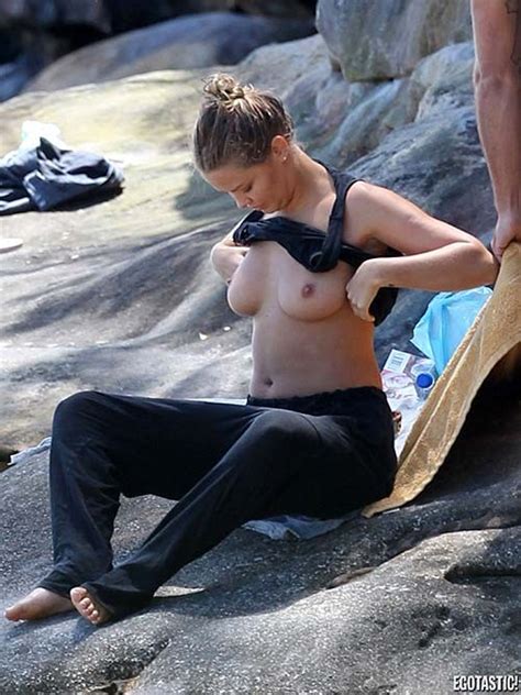 Lara Bingle Topless Sunbathing On Beach Paparazzi Photos Porn Pictures