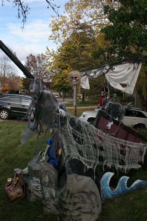 Pin By Meagan Lee On Halloween Halloween Lawn Decorations Pirate