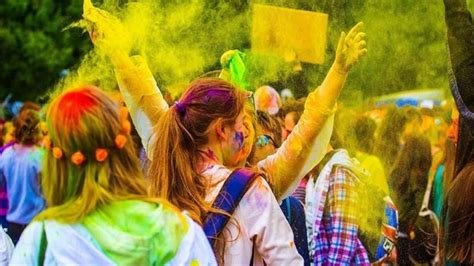 Holi 2021 Follow These Haircare Tips For Nourished Hair Even After Holi