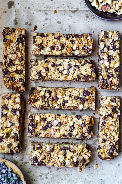 Easy Healthy Chocolate Chip Granola Bar Recipe