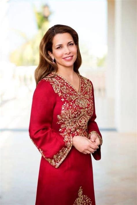 She's the wife of sheikh mohamed and here's the other thing about hrh princess haya, she has such a chic style. HRH Princess Haya: A Royal with a Simple Yet Chic Style