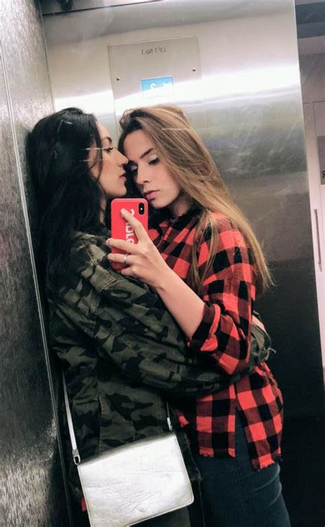 Pin By Red Lion On Lesbianism In Meet Girls Lesbian Mirror Selfie