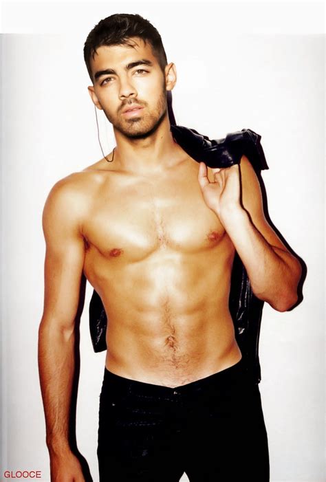 Male Celebrities Joe Jonas Delicious And Sexy Shirtless Pictures