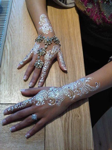 35 Incredible Henna Tattoo Design Inspirations