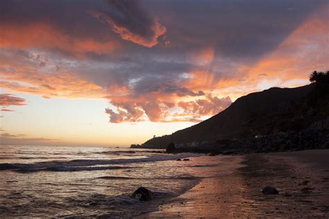 Malibu Sunset | Malibu sunset, Sunset, Beach trip