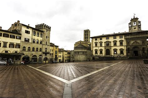 Filepanoramica Di Piazza Grande Arezzo Wikipedia