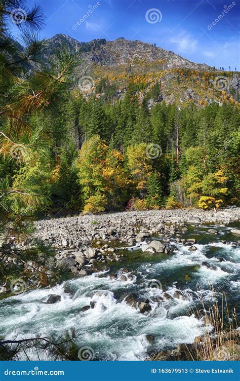 White Water Rapids Of The Wenatchee River Stock Image Image Of Sport