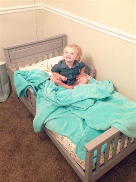 A few tips and observations from our experience that will hopefully make your toddler's crib to toddler bed or big boy/girl bed a bit easier… Totally Easy Toddler Bed Transition