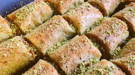 طريقة تحضير البقلاوة التركية How to make a tasty Turkish Baklava