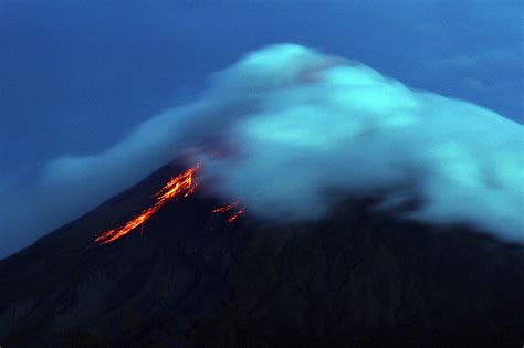 Mayon Showing More Signs Of Activity Phivolcs Abs Cbn News