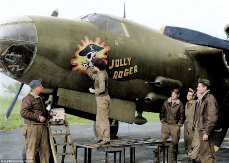 Remarkable Colourised Images Capture Lighter Side Of Wwii Daily Mail