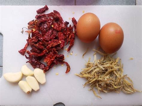 Nasi goreng adalah makanan panas segera yang enak. Telur Goyang Sambal Cili Kering Garing Habis - Pesona ...