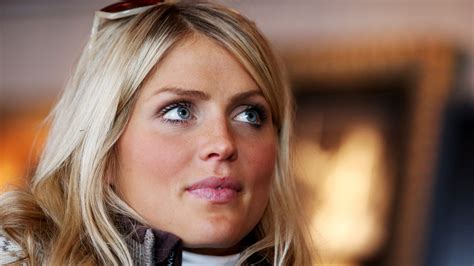 The skirunner therese johaug is back on the track with her second 10km run! Olympic Cross-Country Skier Therese Johaug Tearfully Defends Her Innocence After Team Doctor ...