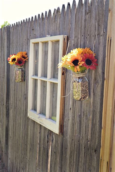 20 Creative And Cheap Garden Fence Decor Ideas