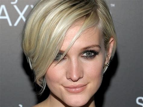 9 Best Hairstyles For Triangle Face Shape Female Face Shape