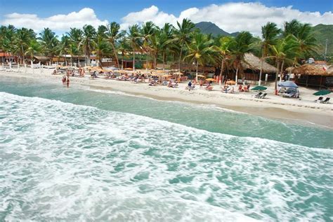 Playa El Agua La Playa Más Famosa De Margarita