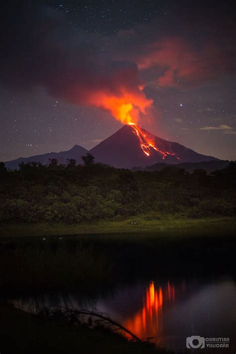 Flickrpmlueh9 Volcán De Colima En Erupción La Madrugada
