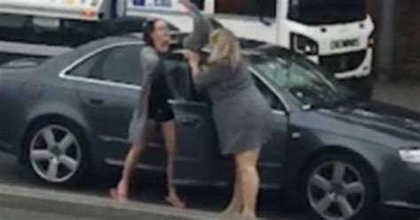 Two Mothers Choke Each Other In Brutal Road Rage Brawl Even As Their