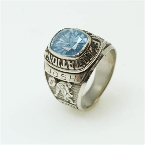 10kt White Gold 140g High School Class Ring With Blue Stone Property
