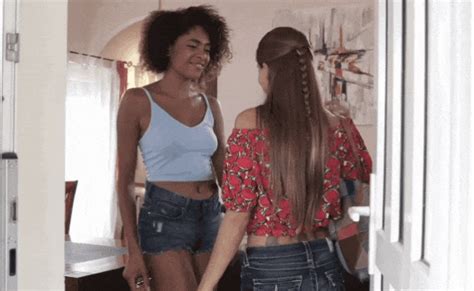 lesbian kissing s and videos on tumblr