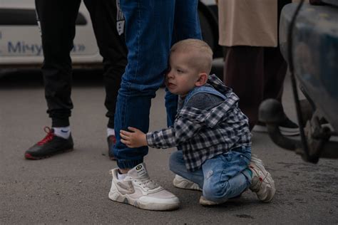 Las Conmovedoras Fotos De Los Refugiados Que Lograron Escapar A Su Destino Bajo La Ocupación