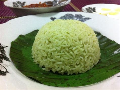 Try this recipe out for yourself and let us know what you think. Masak ringkas-ringkas je...: Nasi Lemak Hijau Pandan